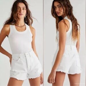 NWT Free People Lasso High Rise Distressed Cutoff Denim Shorts Optic White Sz 28